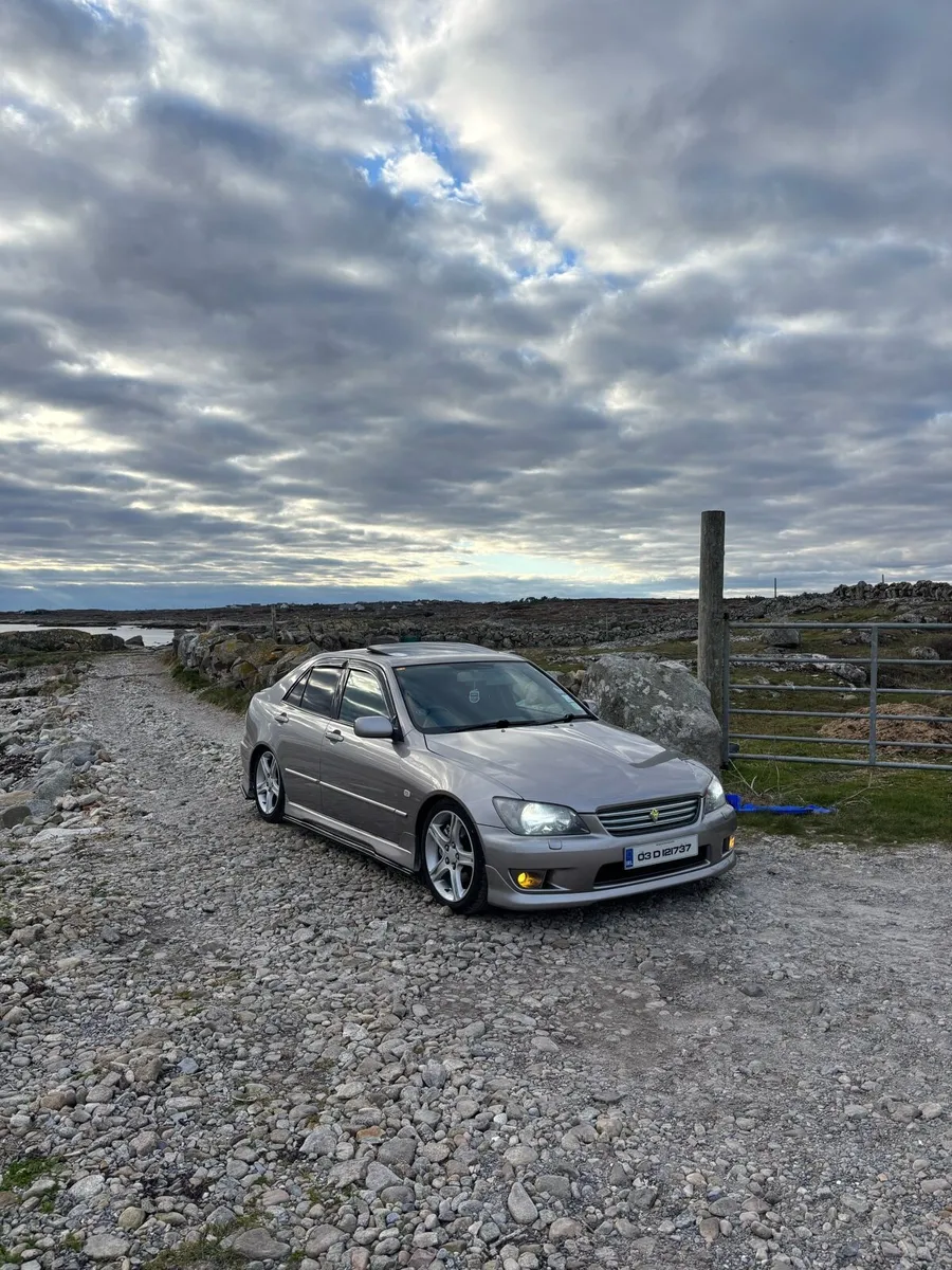 Lexus is200 le - Image 1