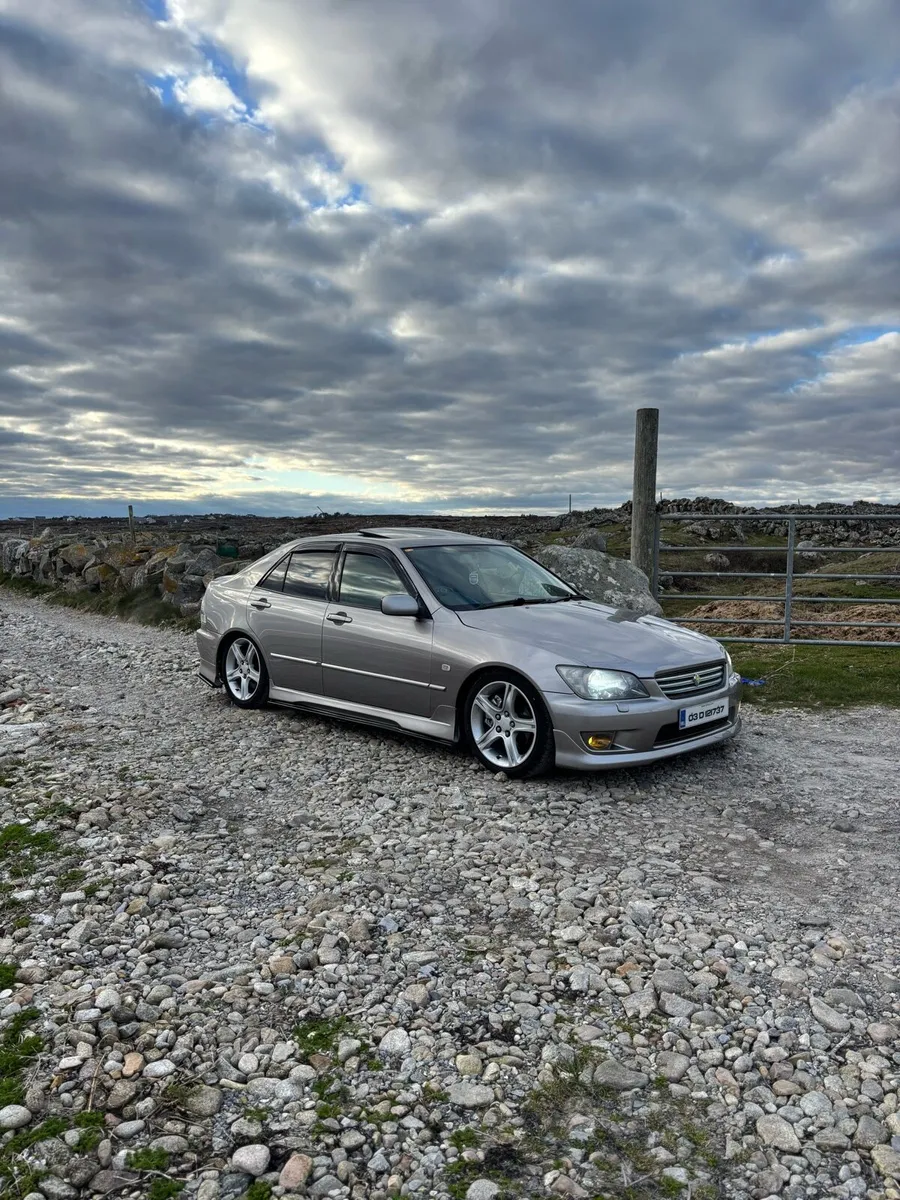 Lexus is200 le - Image 4