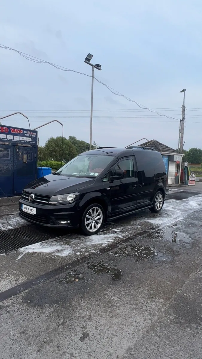 182 VW CADDY HIGHLINE 2.0 TDI - Image 2