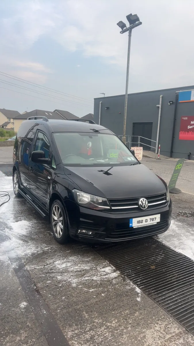 182 VW CADDY HIGHLINE 2.0 TDI - Image 3
