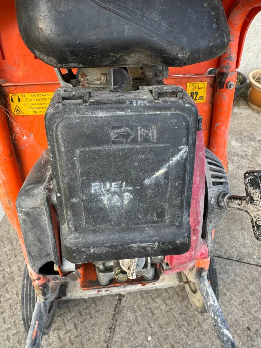 Petrol cement mixer - Image 1