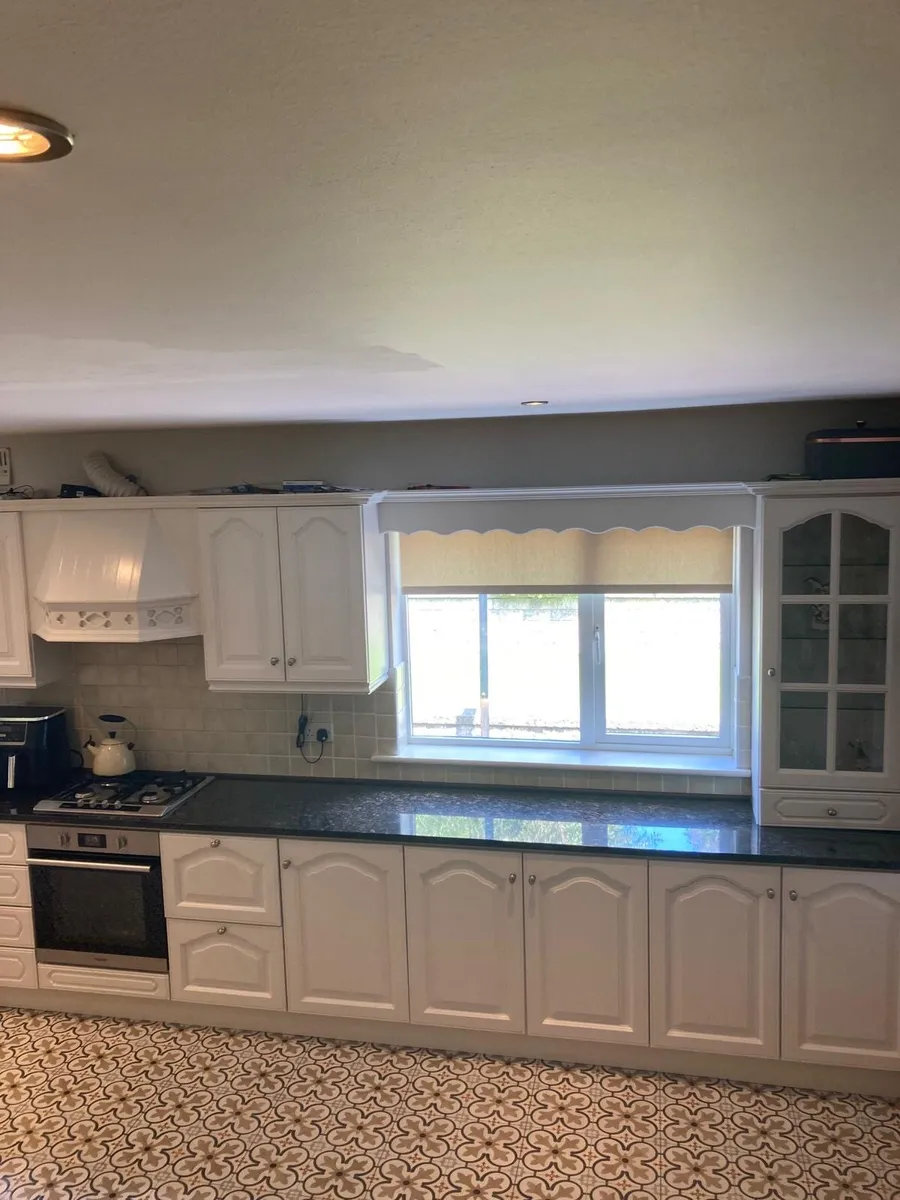 Complete Kitchen with Granite Worktop - Image 2