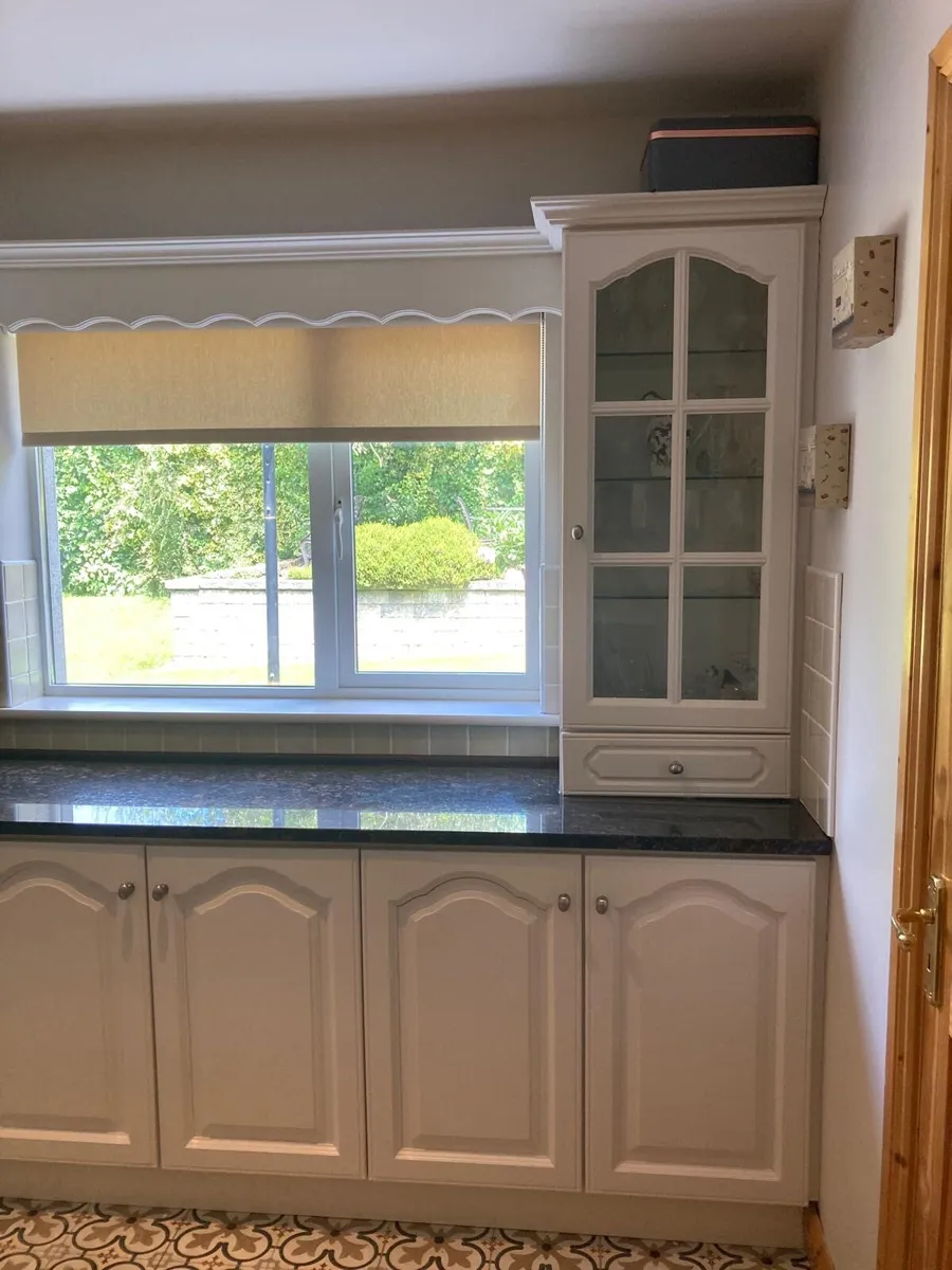 Complete Kitchen with Granite Worktop - Image 3
