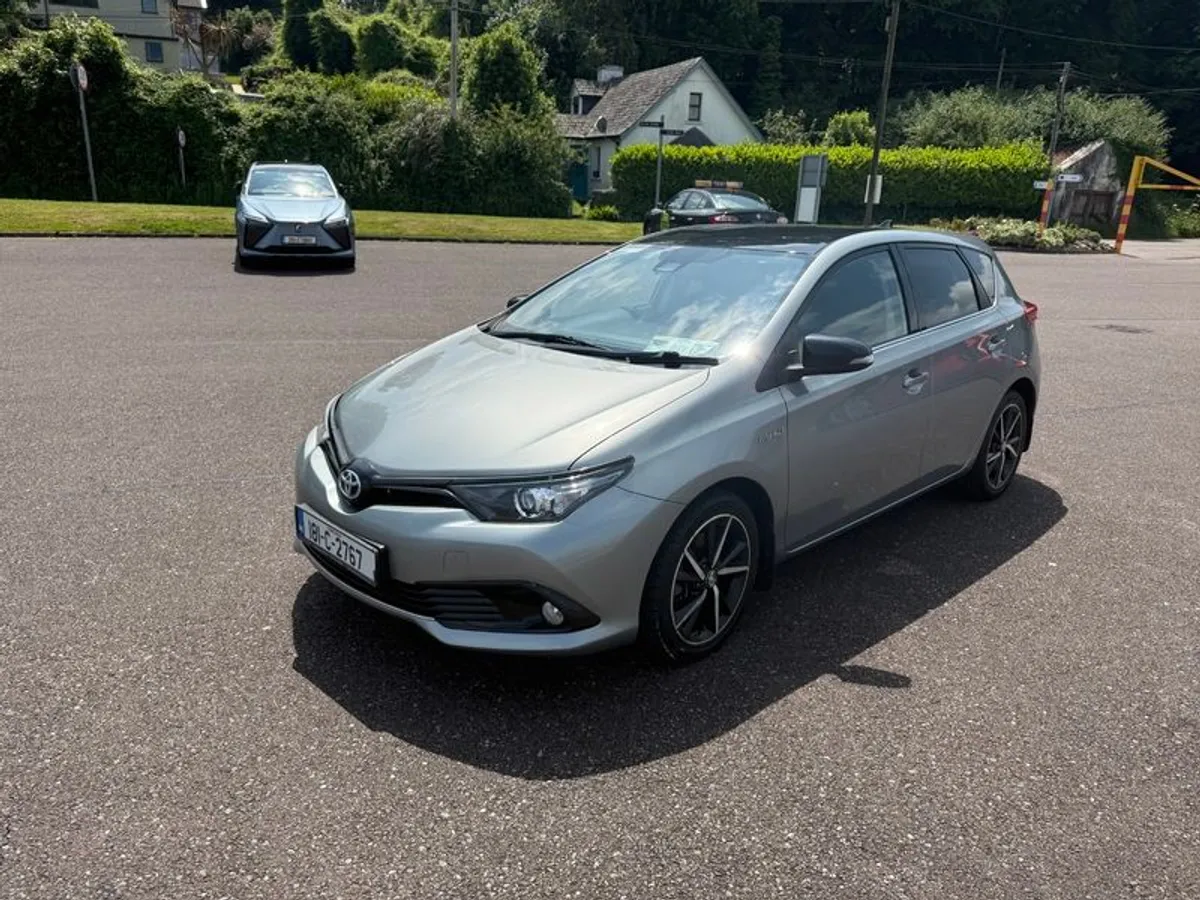 2018 Toyota Auris Luna Sport - Image 1