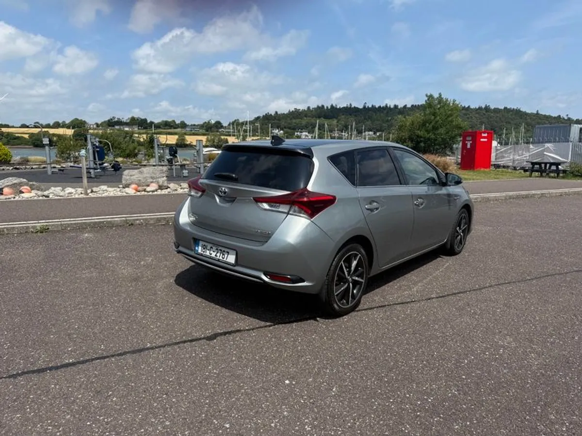 2018 Toyota Auris Luna Sport - Image 3