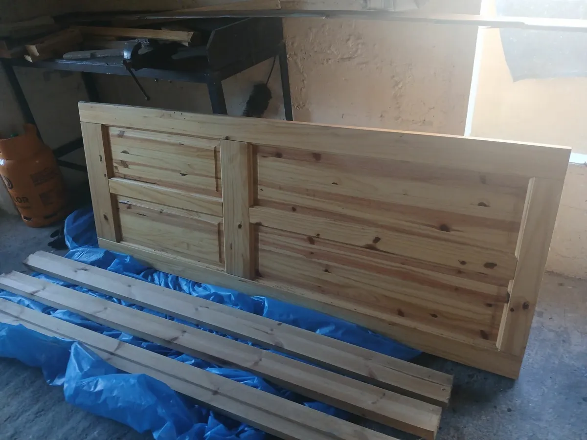 Kitchen table and 4 chairs plus solid door and fra - Image 2