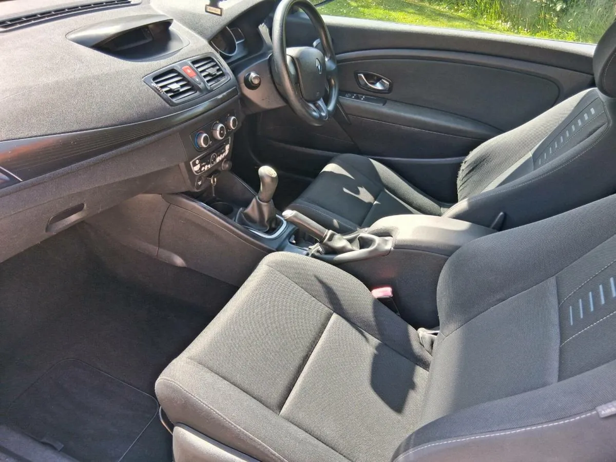 11 Megane 1.5 DCi Coupe 214km NCT 07/26 - Image 4