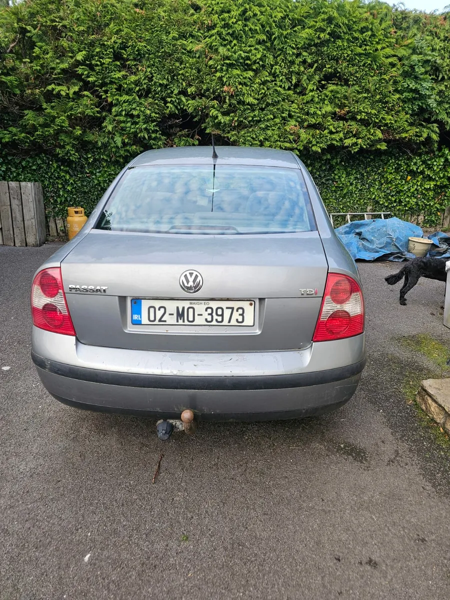 2002 Volkswagen Passat - Image 2