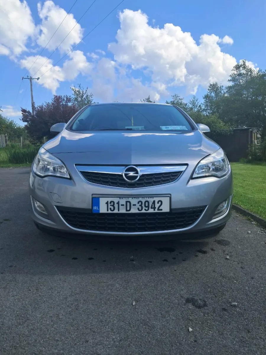 Opel Astra 2013 - Image 4