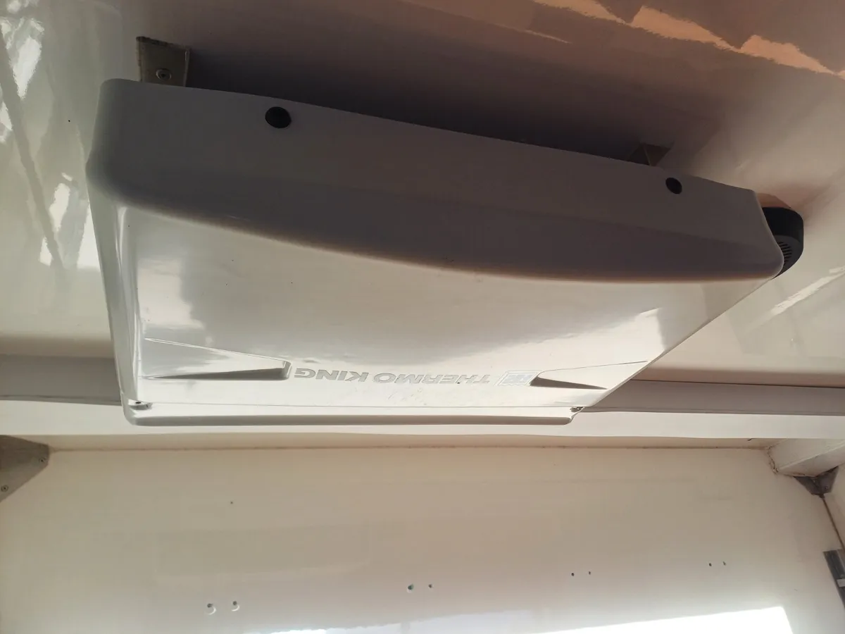 IVECO DAILY REFRIGERATOR BOX - Image 4