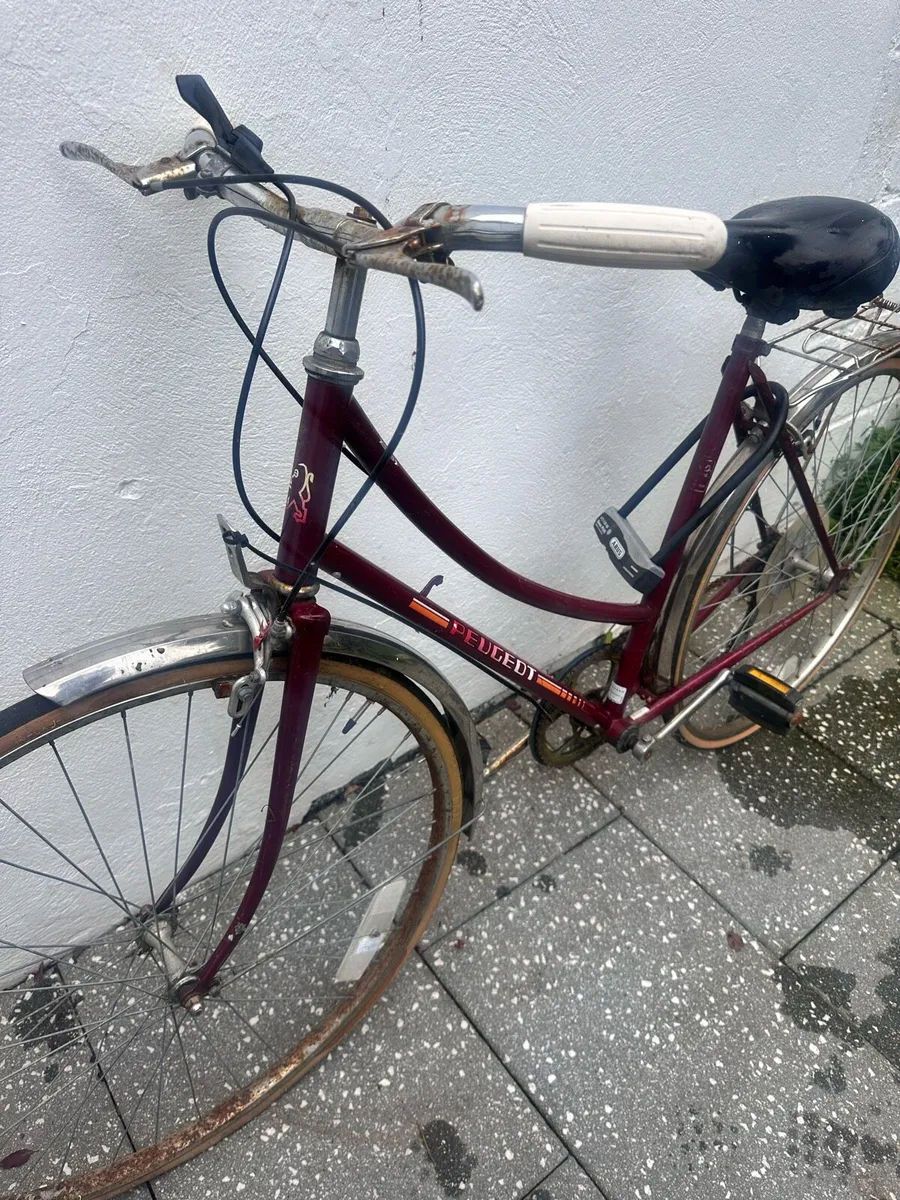 Peugeot Vintage Ladies Bicycle - Image 3