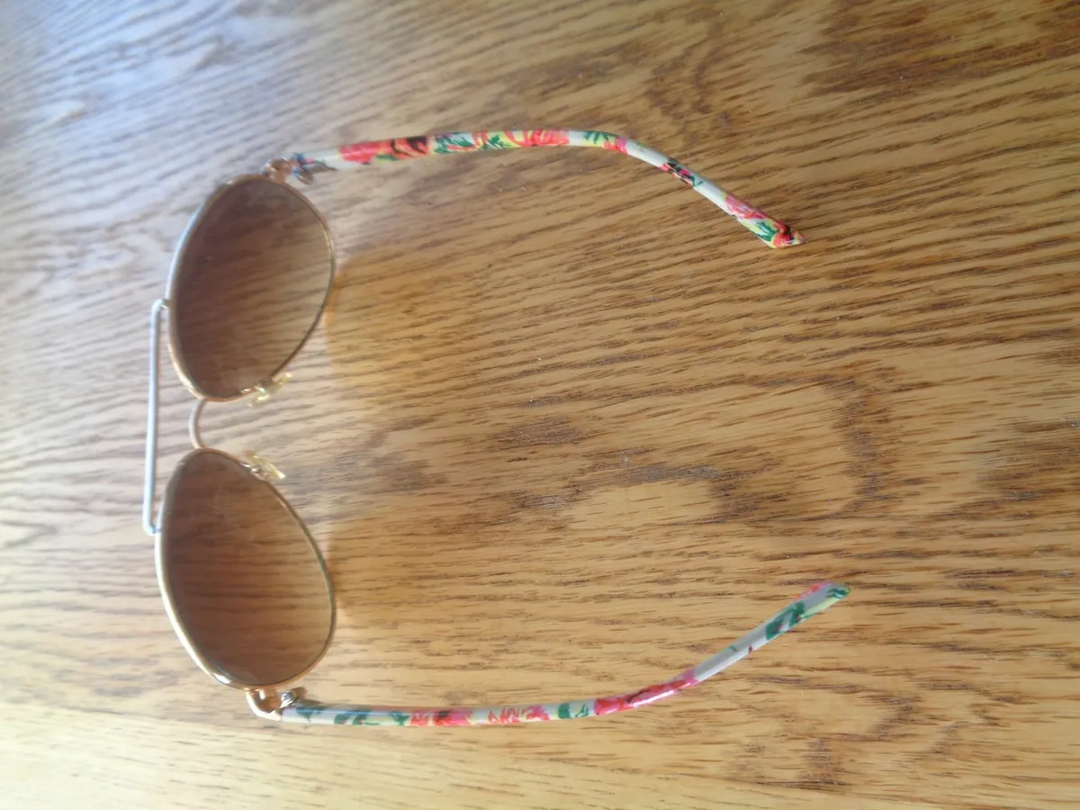 Sunglasses for Sale - Image 2