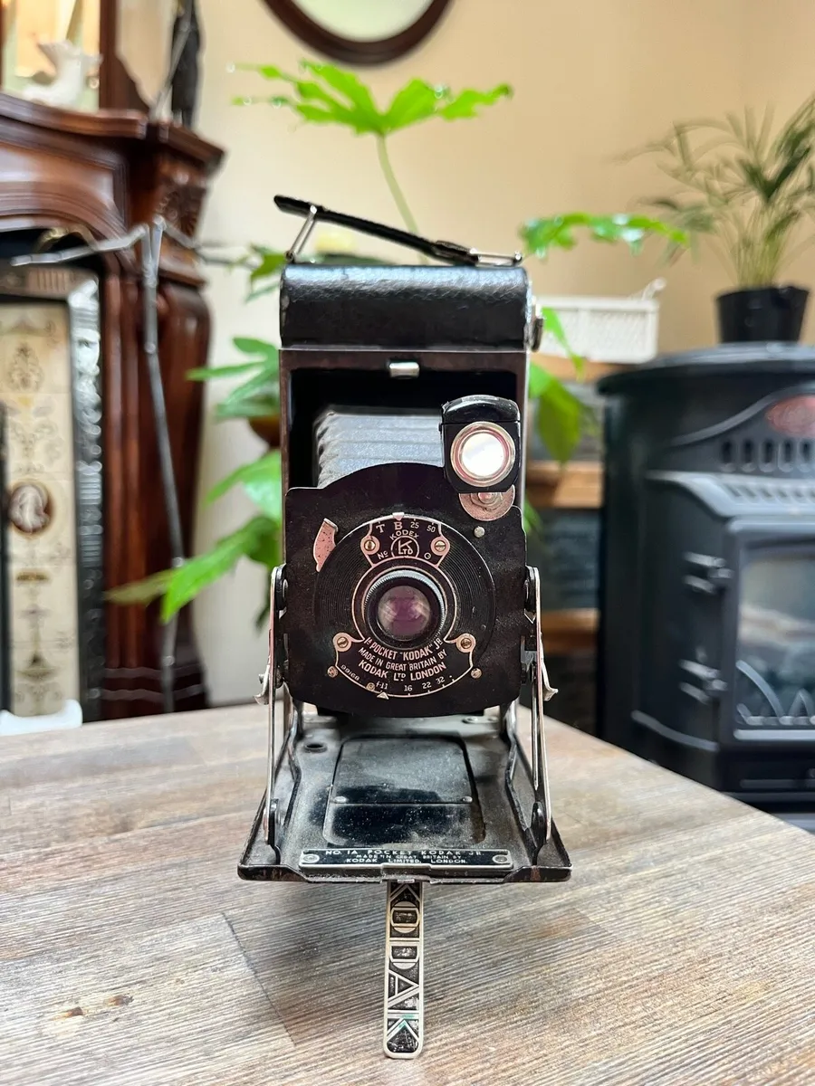 Vintage Camera - Image 1