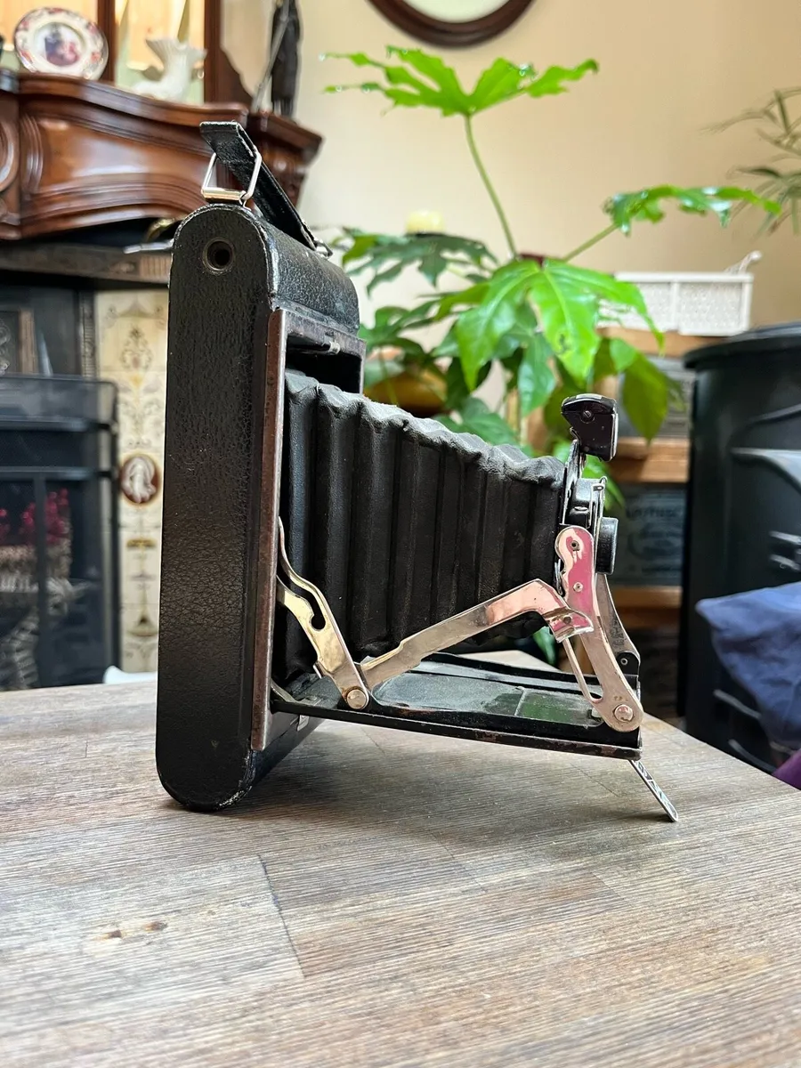 Vintage Camera - Image 2