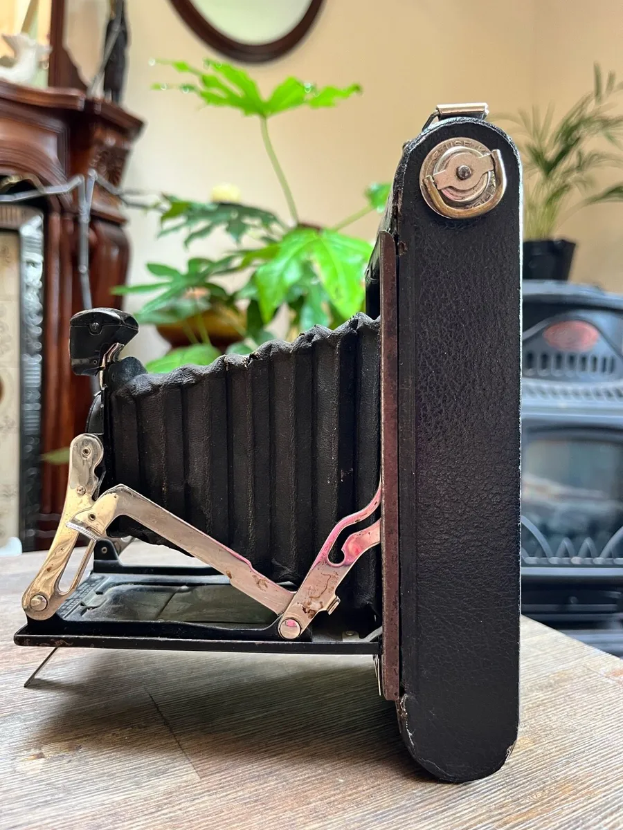 Vintage Camera - Image 4