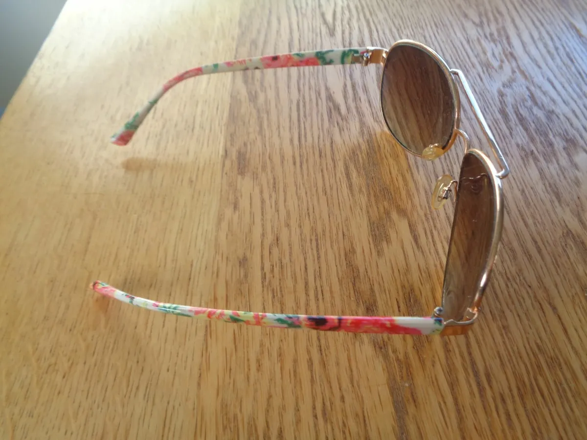 Sunglasses for Sale - Image 4