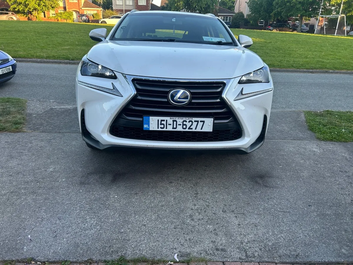 LEXUS NX300H HYBRID - Image 3