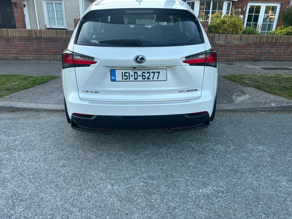 LEXUS NX300H HYBRID - Image 4