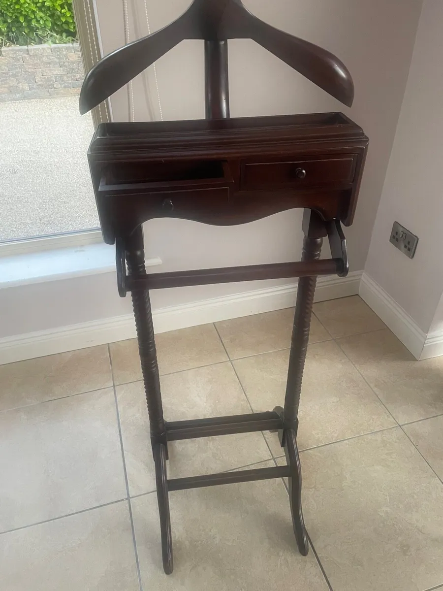 Gentleman’s Mahogany Valet Stand - Image 2