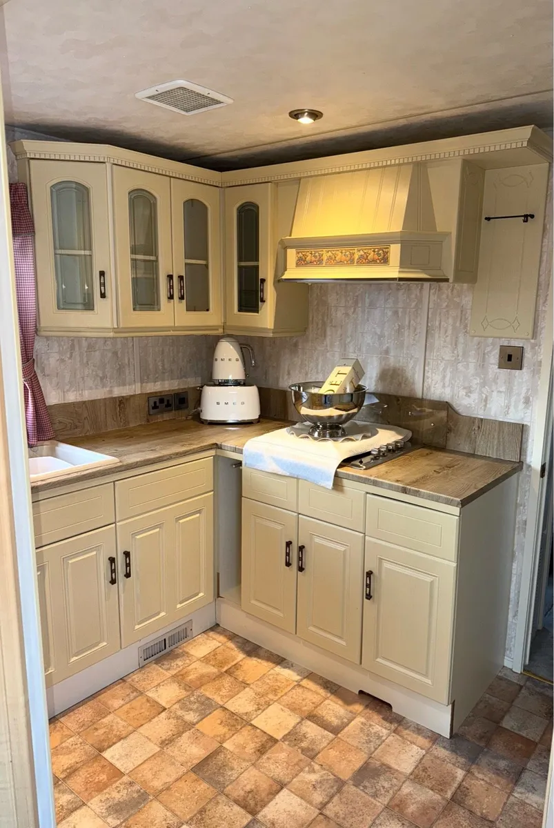 Mobile Home - Image 2