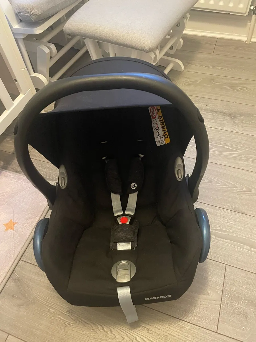 Maxi Cosi car seat - Image 1