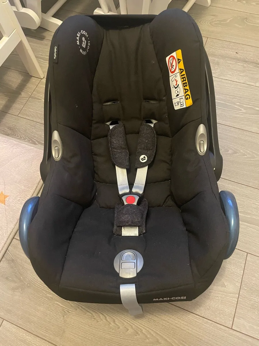 Maxi Cosi car seat - Image 2