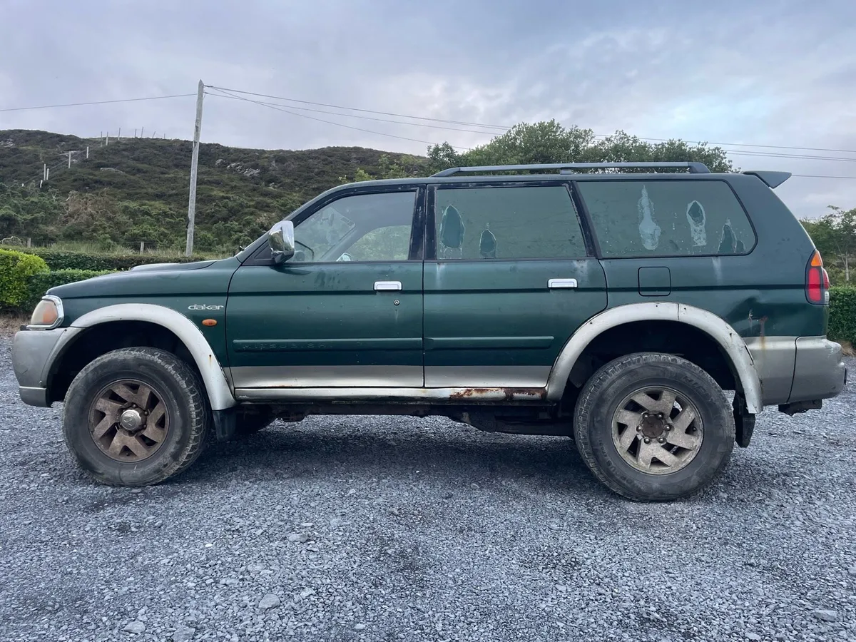 2003 Mitsubishi Pajero Sport - Image 4