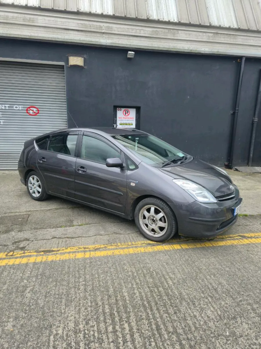 Toyota Prius - Image 2