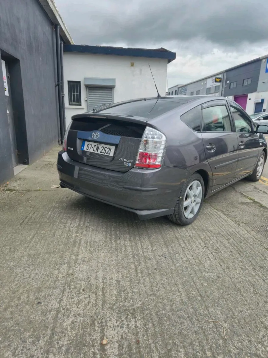 Toyota Prius - Image 3
