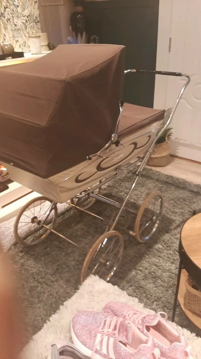Vintage  swallow  pram 1950s 1960s - Image 1