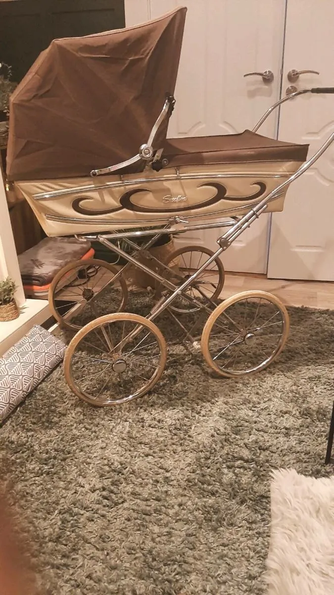 Vintage  swallow  pram 1950s 1960s - Image 2