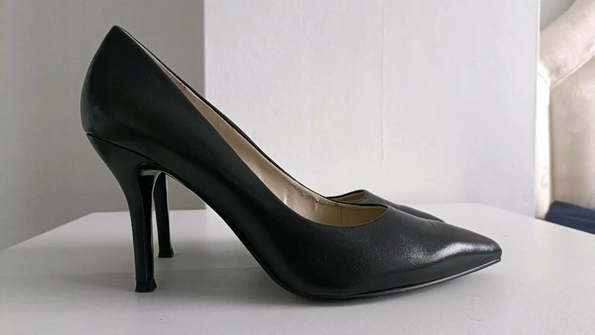 Nine West black heels - Image 1