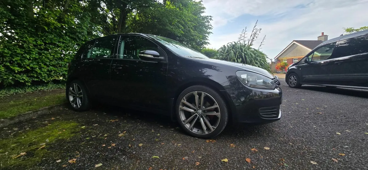 Volkswagen Golf 2010 - Image 1