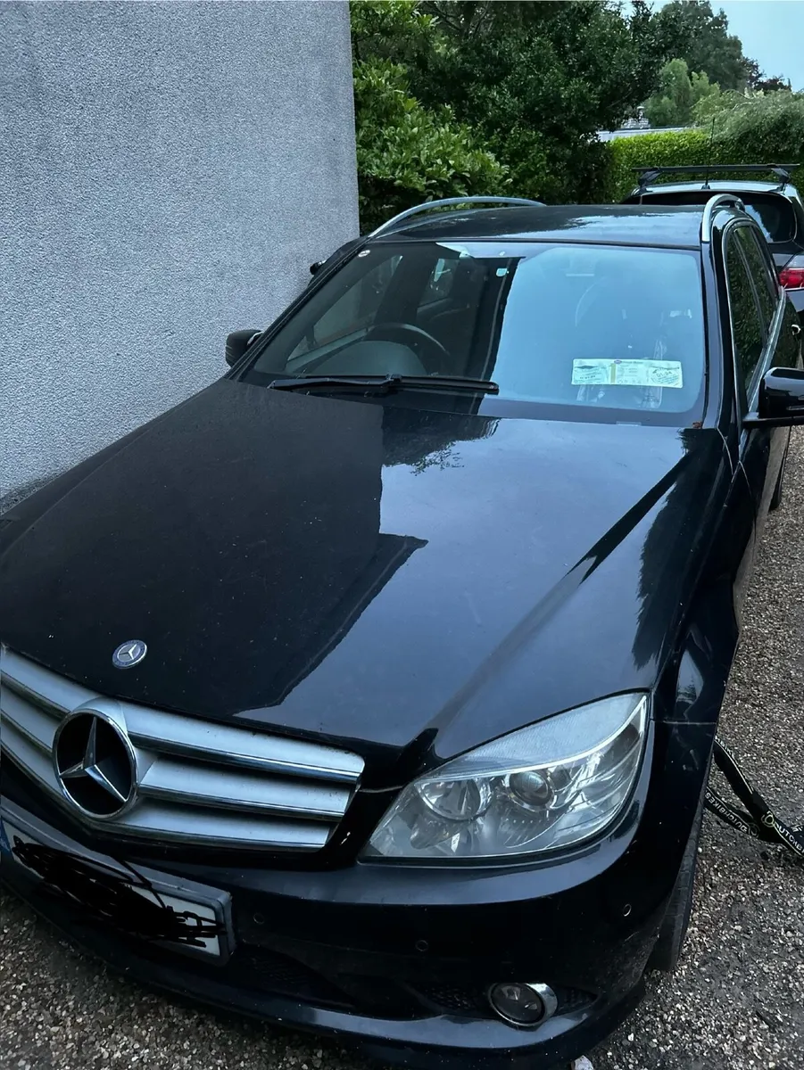 Mercedes-Benz C-Class 2009 - Image 2