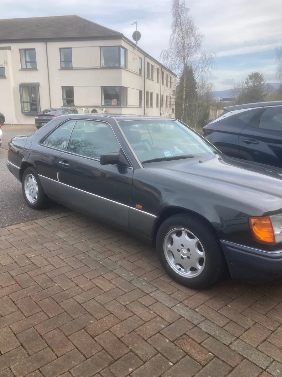 Mercedes W124 Coupe  1993 - Image 2
