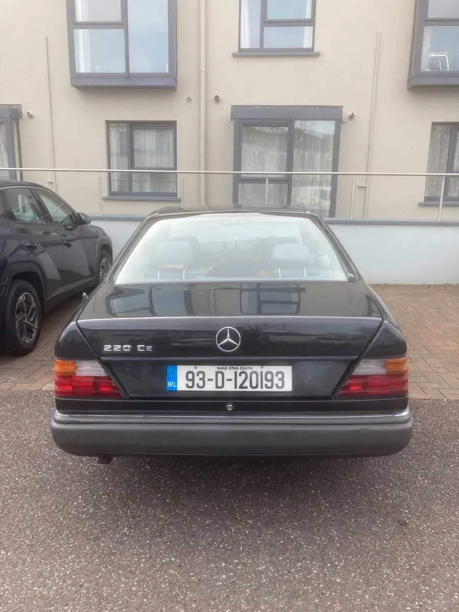 Mercedes W124 Coupe  1993 - Image 3