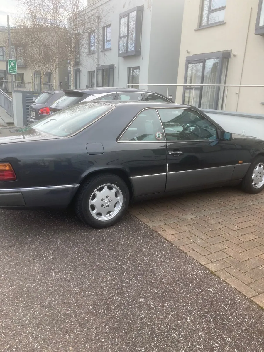 Mercedes W124 Coupe  1993 - Image 4
