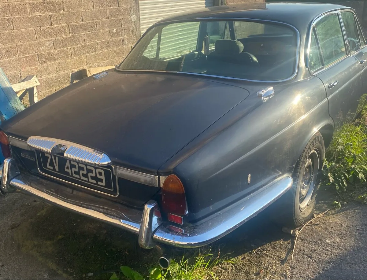 Daimler/Jaguar XJ6 Series 2 1976 - Image 2