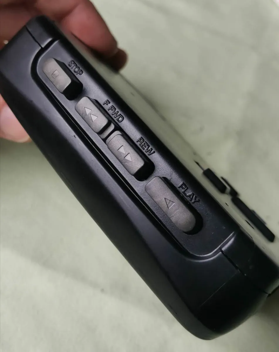 AIWA PS160 Cassette Player Walkman - Image 3