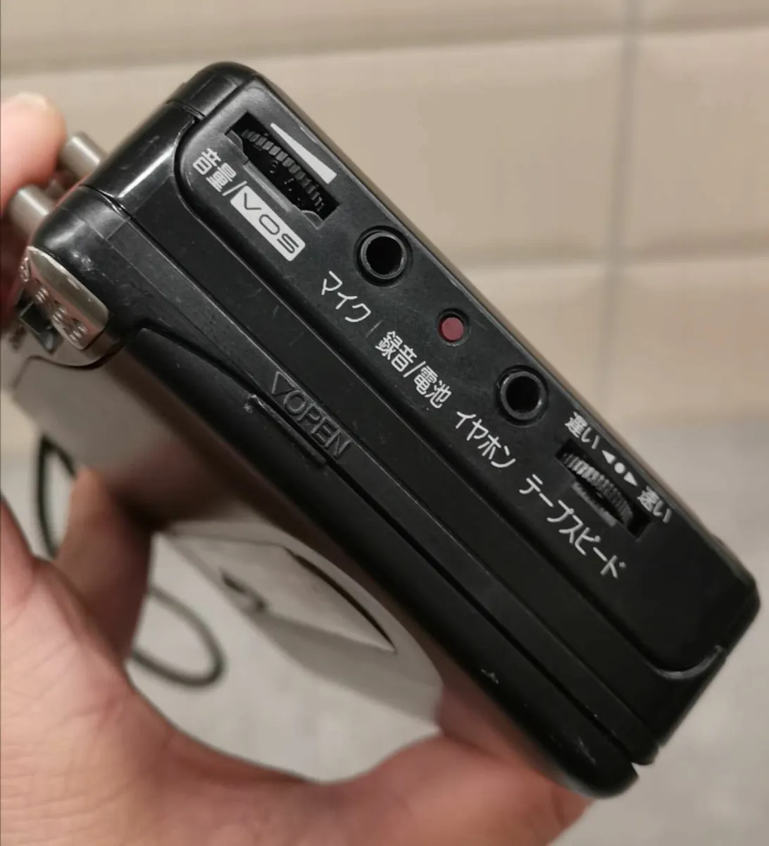 Panasonic RQ-L230 Cassette Player Walkman Recorder - Image 3