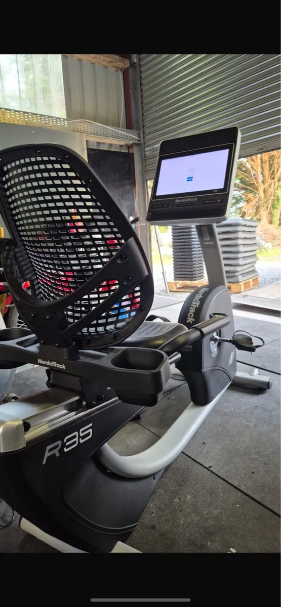 🤩🤩NEW !!Nordictrack r35 touchscreen recumbent - Image 1