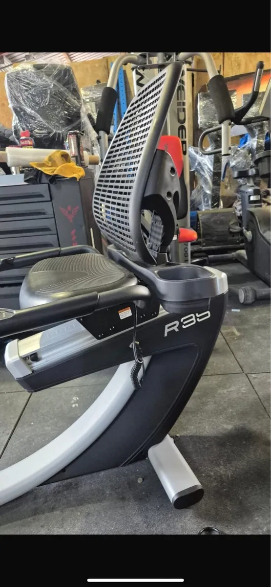 🤩🤩NEW !!Nordictrack r35 touchscreen recumbent - Image 2
