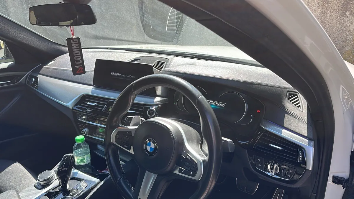 BMW 530e M Sport 2017 Alpine White - Image 2
