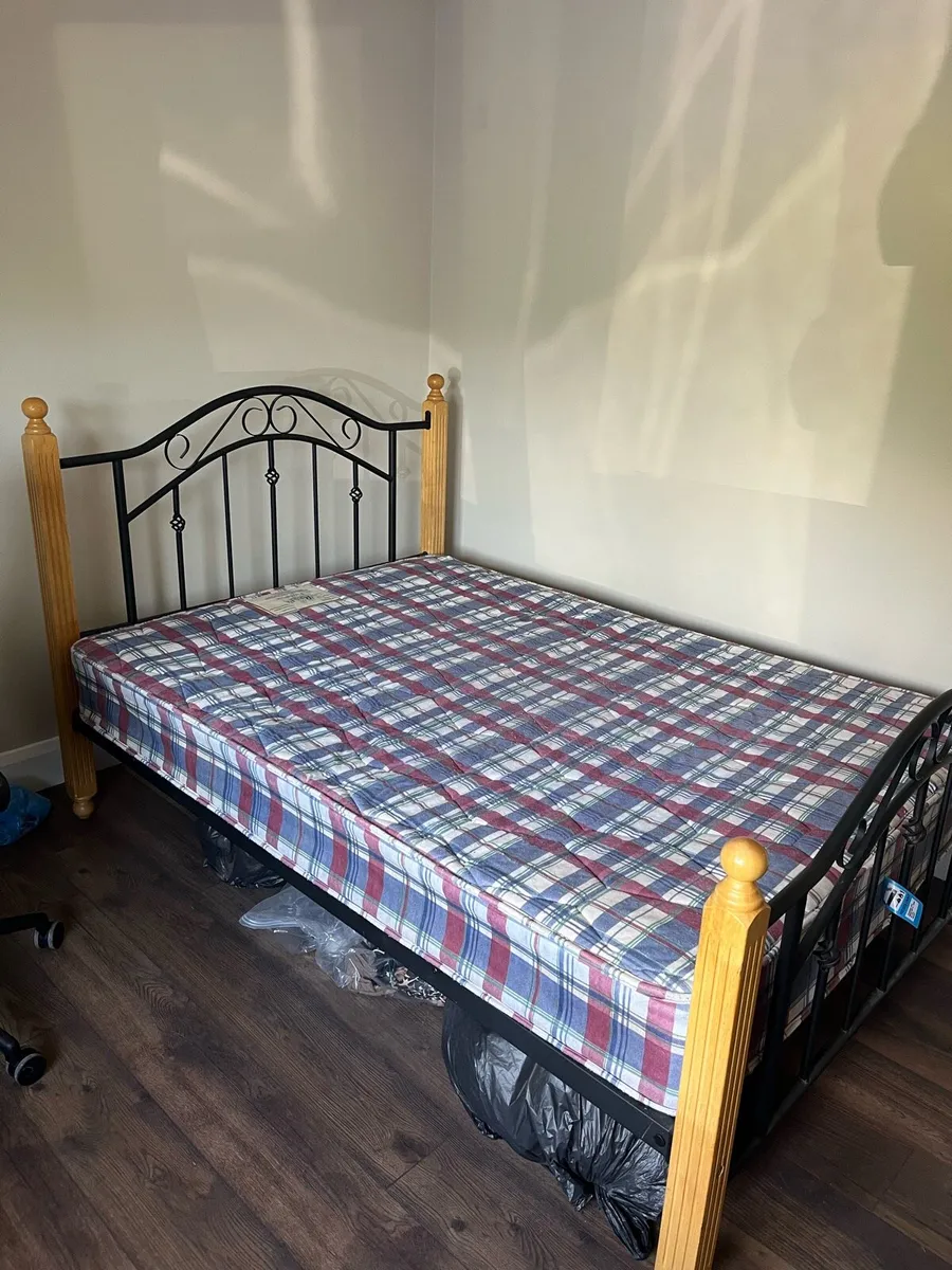 Double bed and mattress - Image 4