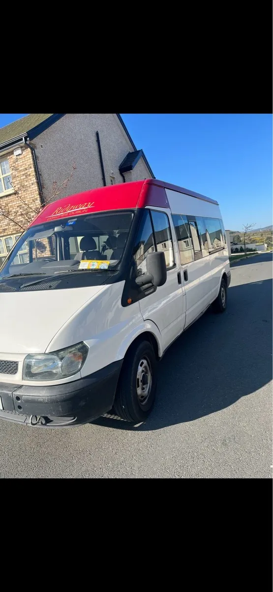 Mini bus 7seats - Image 1