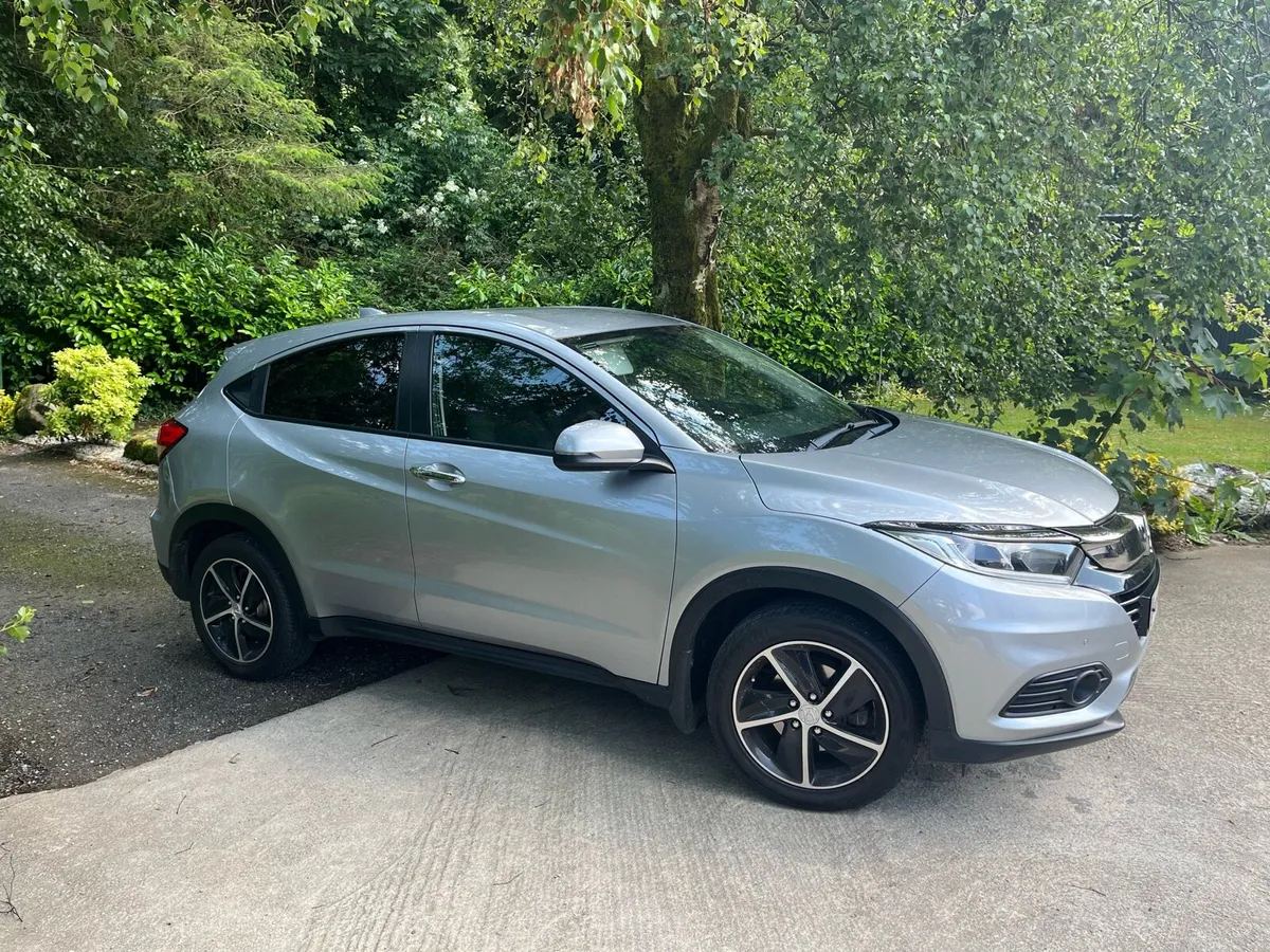 Car - Image 3