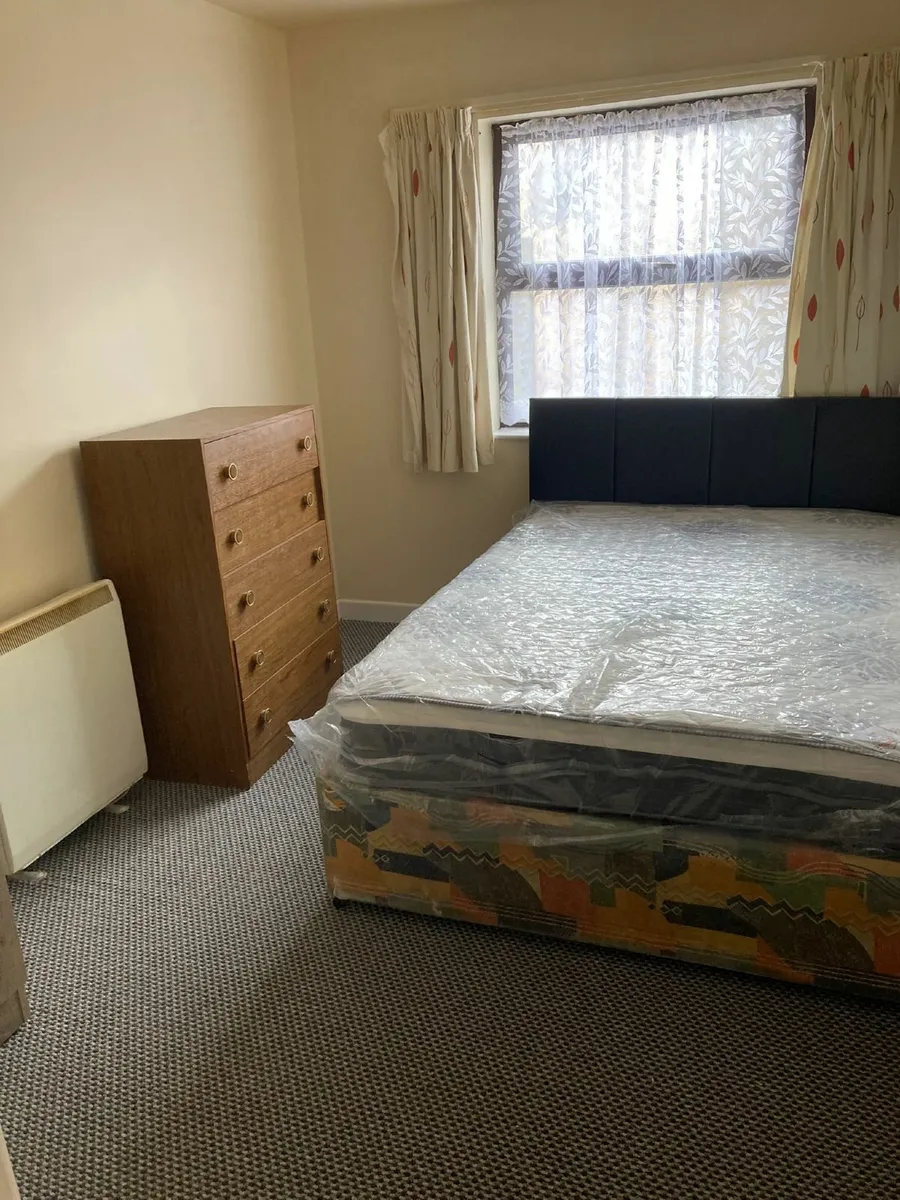 Flat to rent - Image 3