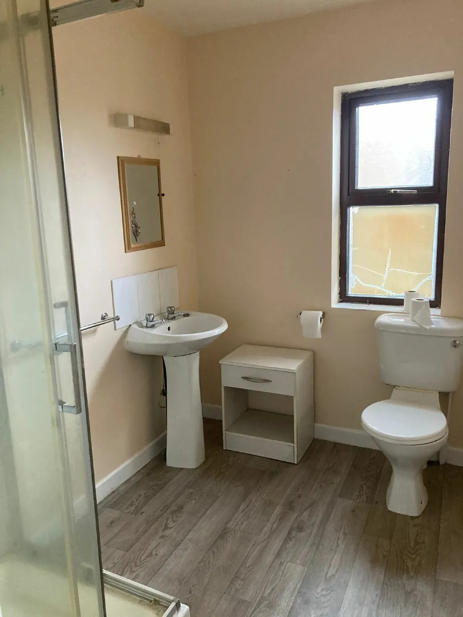 Flat to rent - Image 4