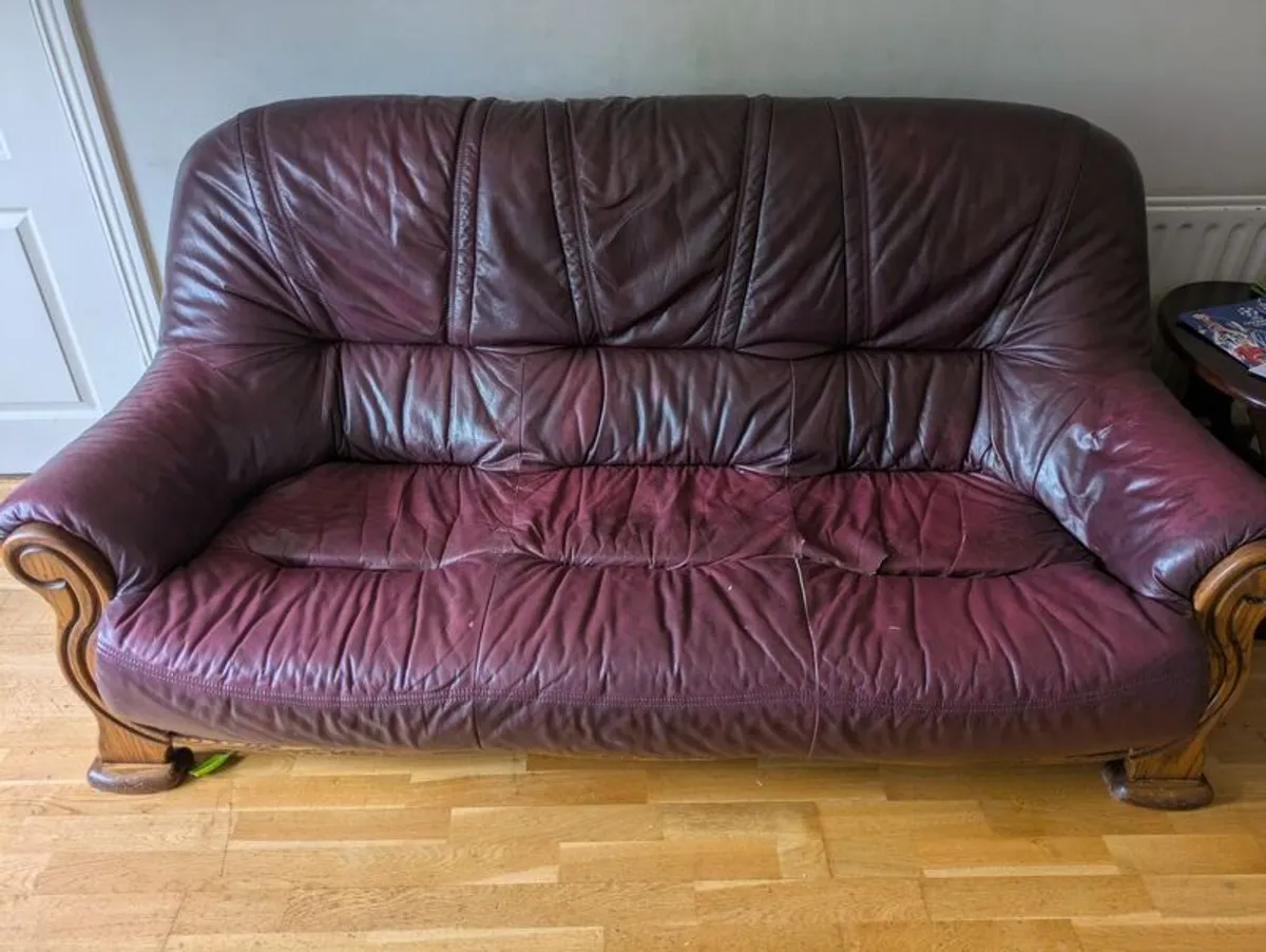 Elegant leather suite of furniture (3-2-1). Perfect for upscaling project - FREE - Image 1