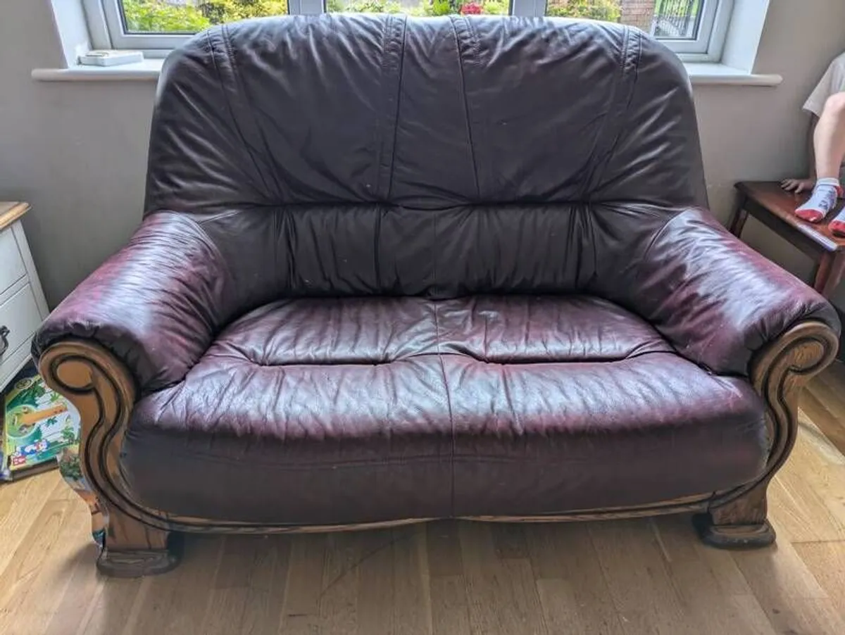 Elegant leather suite of furniture (3-2-1). Perfect for upscaling project - FREE - Image 2